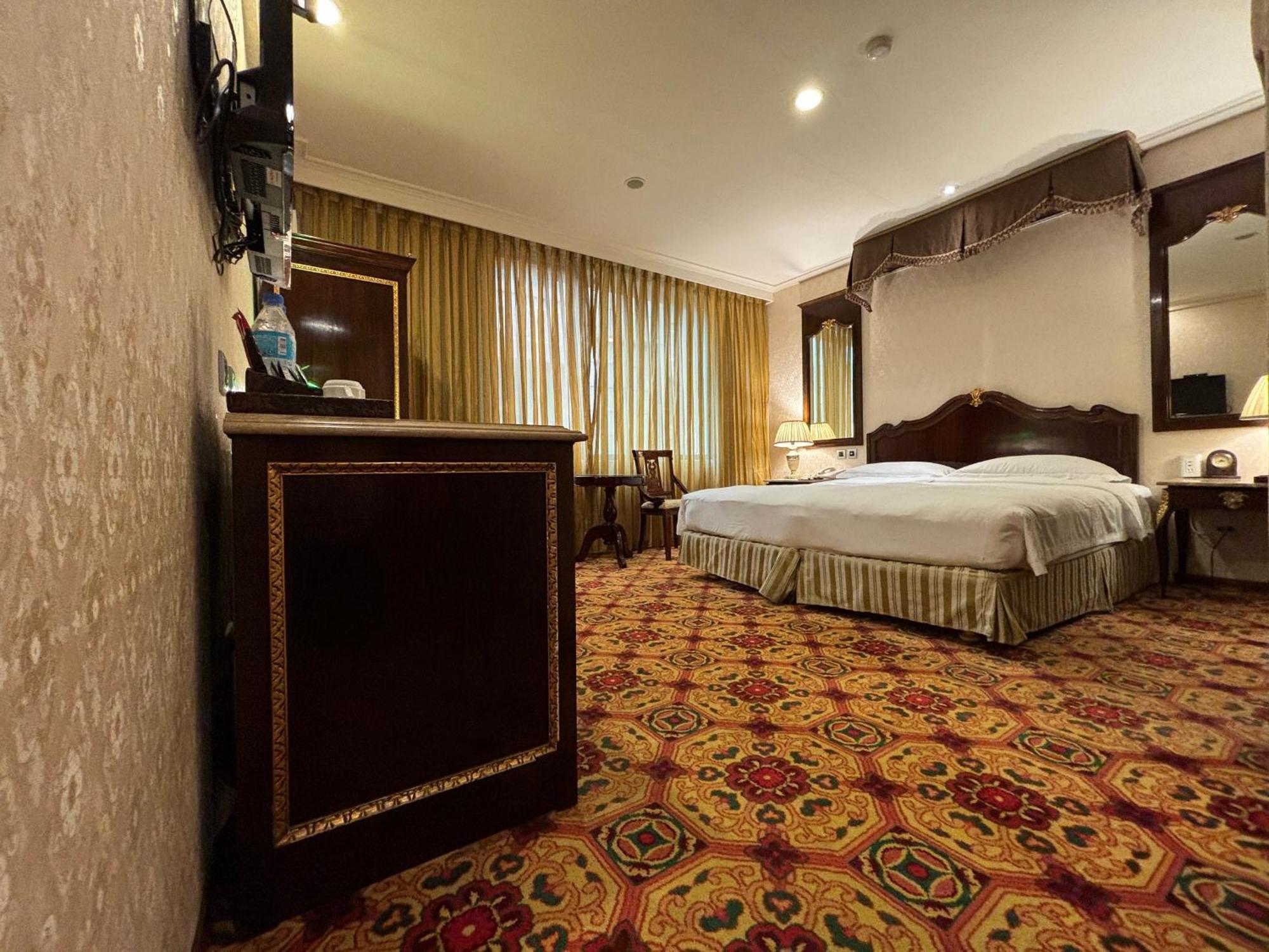Royal Seasons Hotel Taipei ‧ Nanjing W. Exterior photo