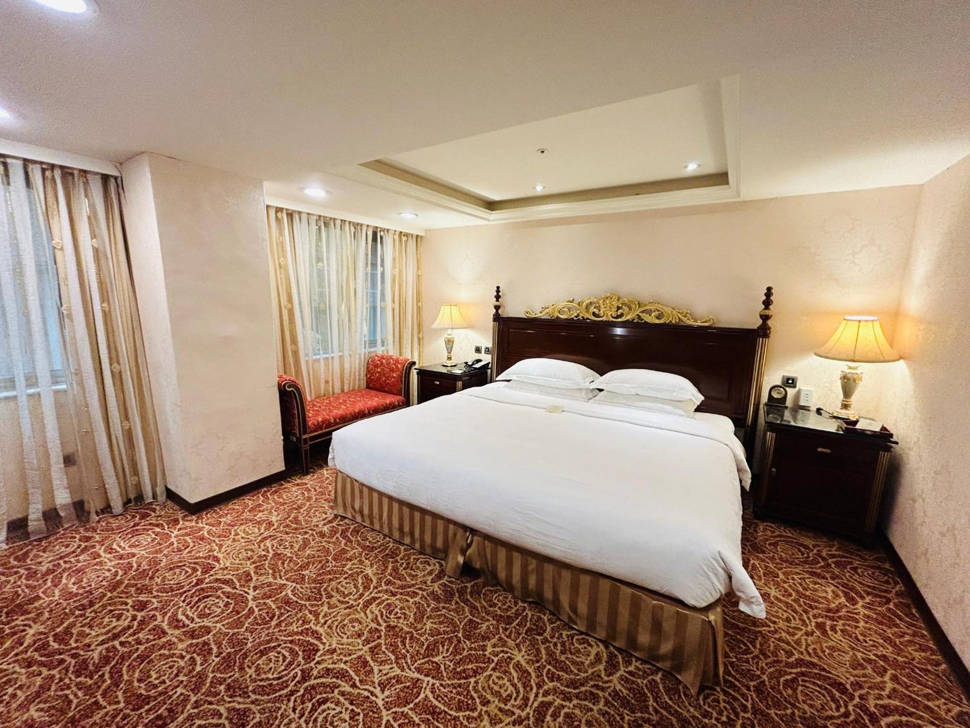 Royal Seasons Hotel Taipei ‧ Nanjing W. Exterior photo