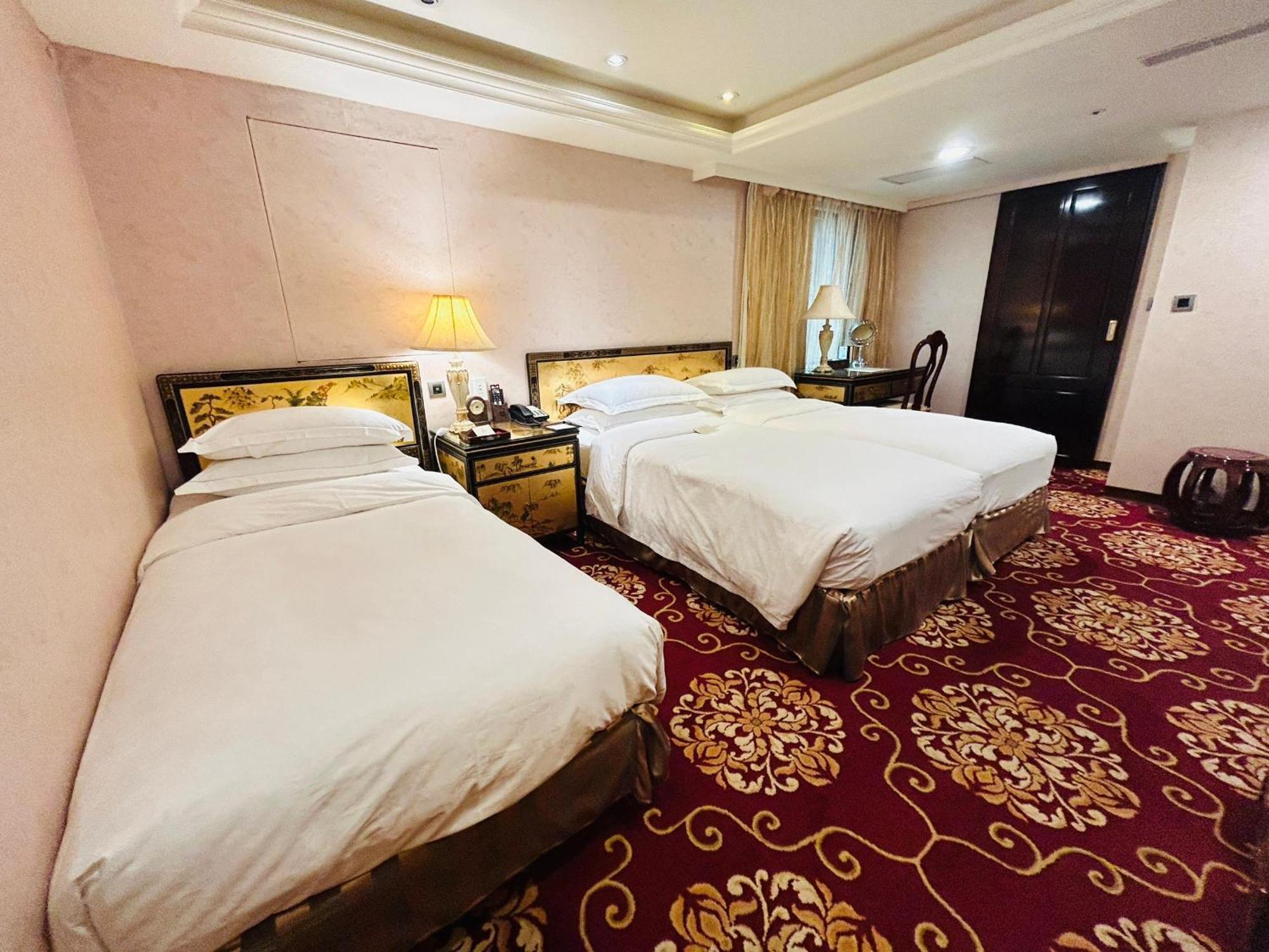Royal Seasons Hotel Taipei ‧ Nanjing W. Exterior photo