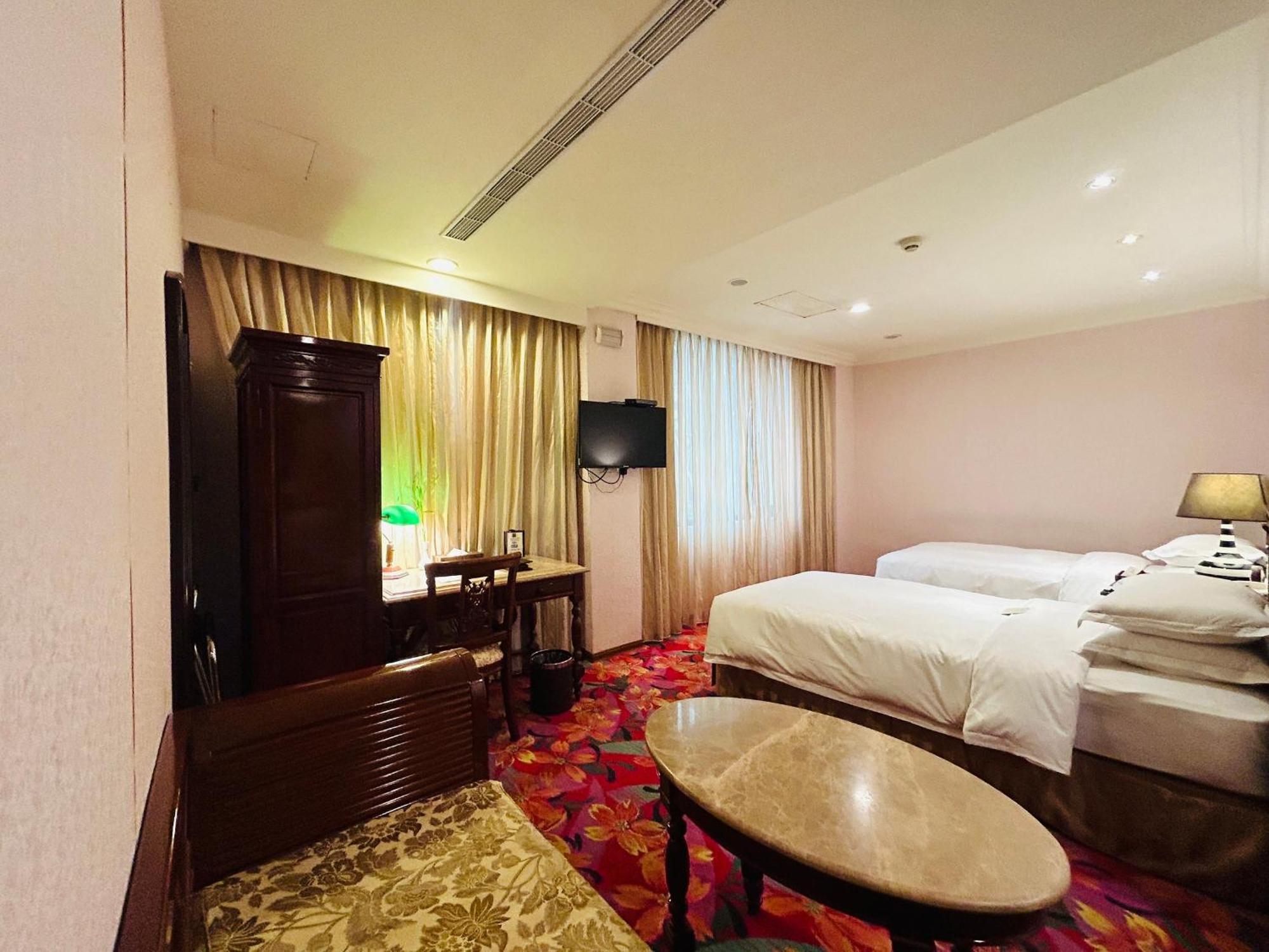 Royal Seasons Hotel Taipei ‧ Nanjing W. Exterior photo
