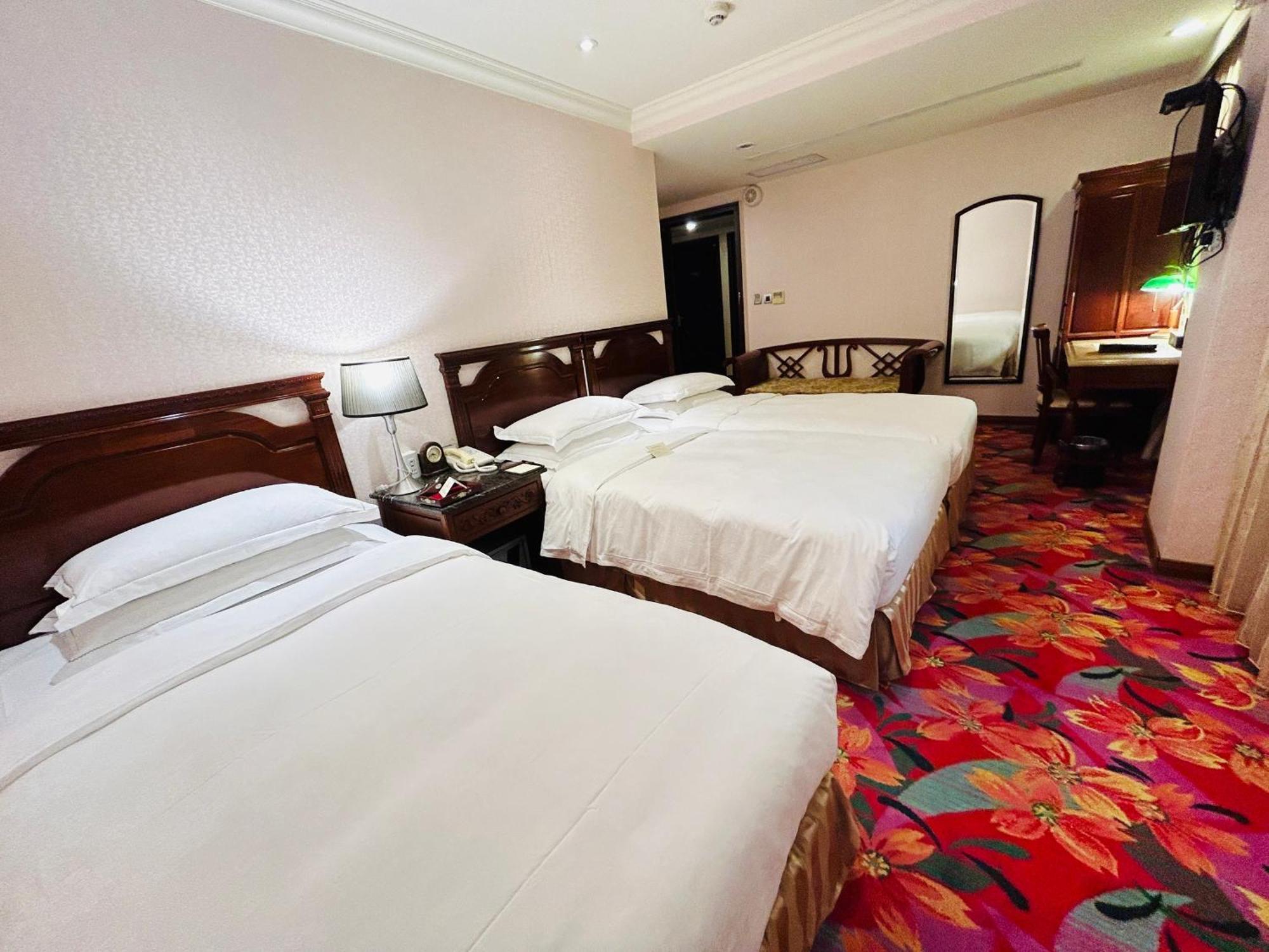 Royal Seasons Hotel Taipei ‧ Nanjing W. Exterior photo