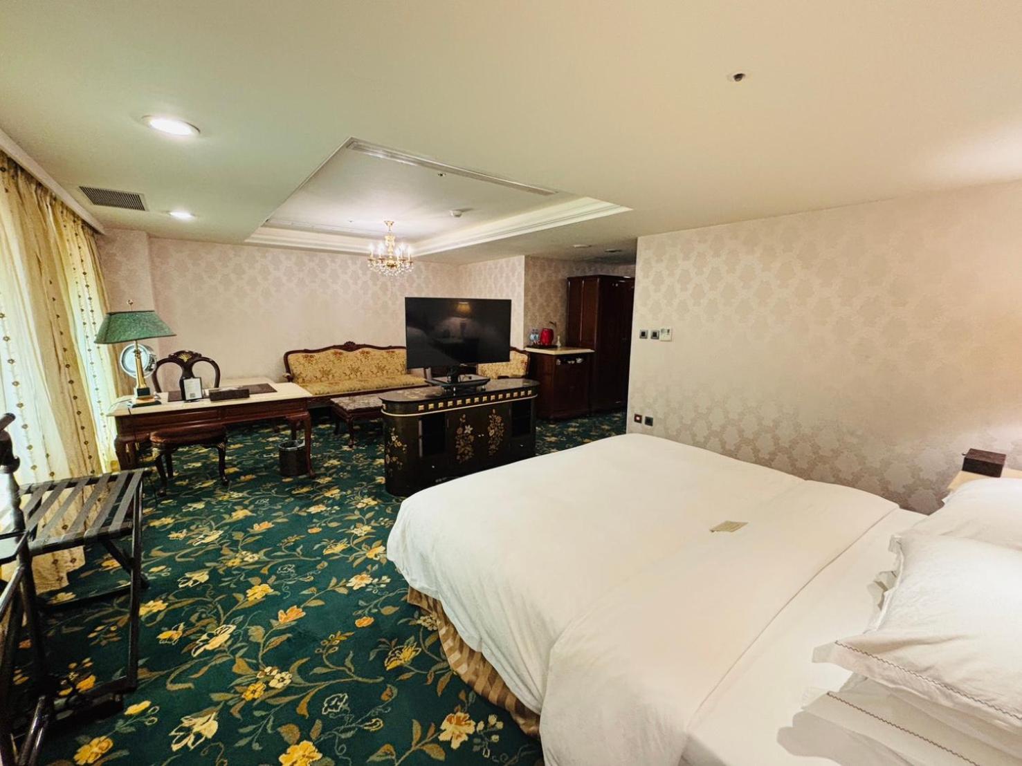 Royal Seasons Hotel Taipei ‧ Nanjing W. Exterior photo