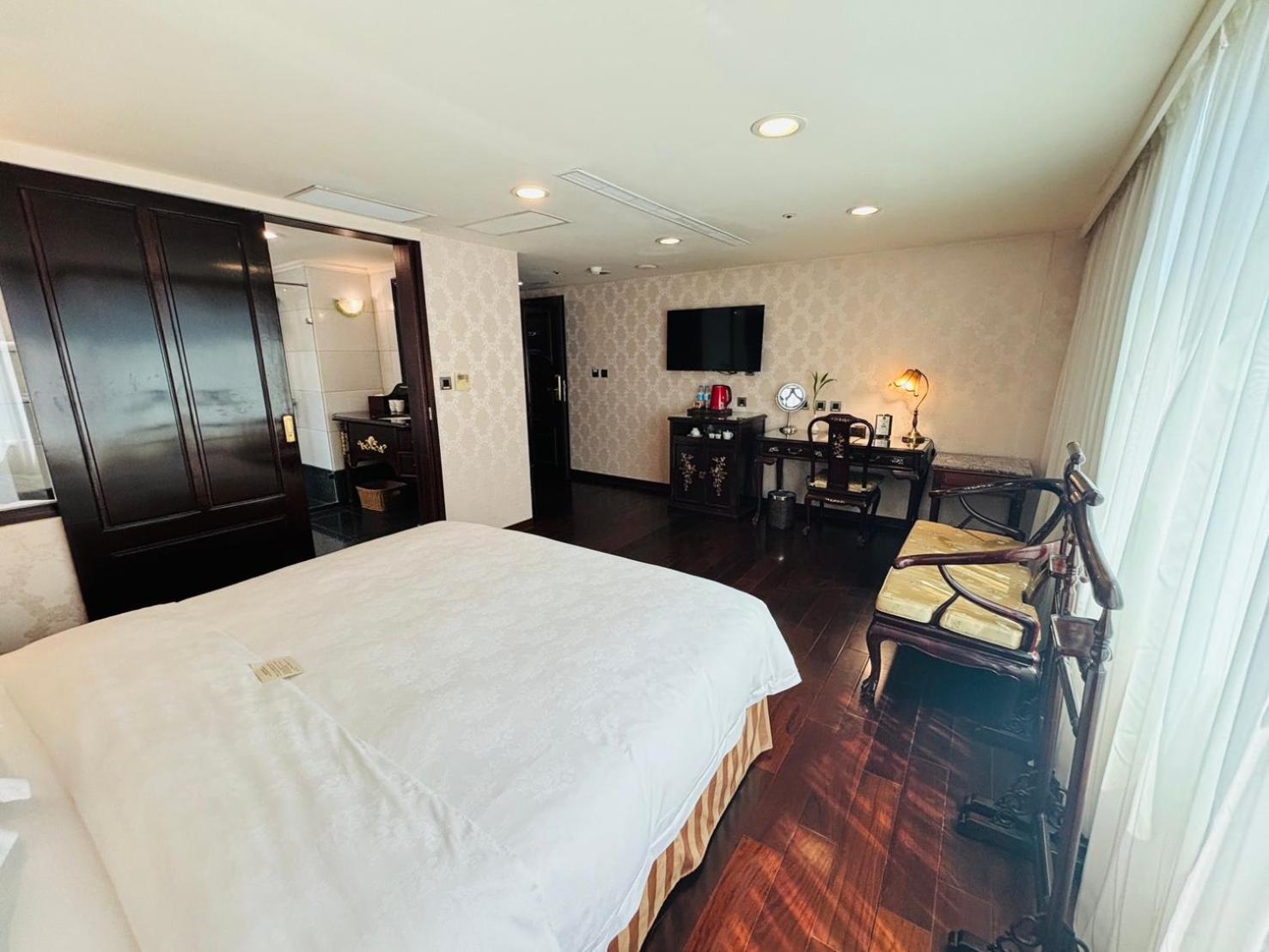 Royal Seasons Hotel Taipei ‧ Nanjing W. Exterior photo